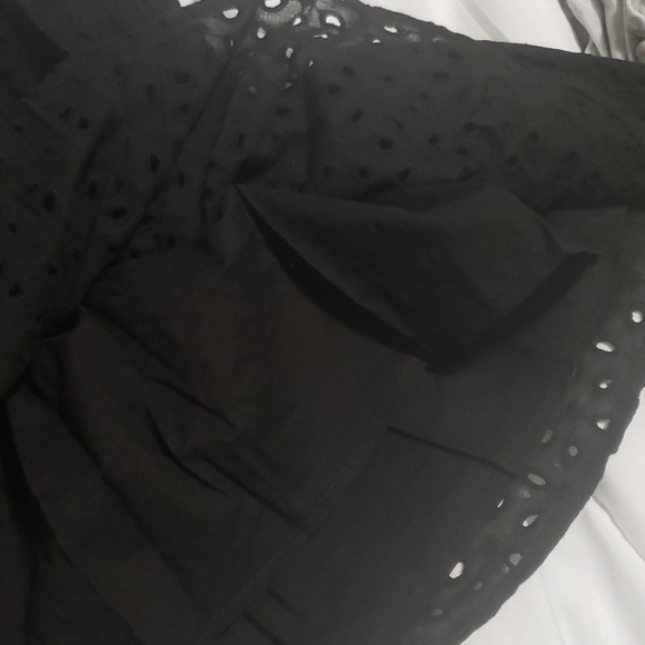 ♥️New boutique Cotton eyelet top - Picture 5 of 11